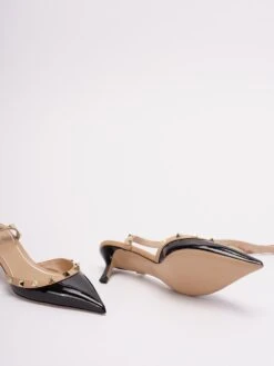 Valentino Garavani Décolleté In Pelle Con Cinturino Alla Caviglia 'Rockstud' -Negozio Di Abbigliamento Femminile 0409c74e c227 4ea2 aaea cd477425019e