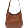 Prada Borsa A Spalla In Pelle Con Impunture -Negozio Di Abbigliamento Femminile 0d452724 8da9 4ebd a1d5 d99b9e0ce1e6