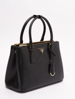 Medium `Prada Galleria` Saffiano Leather Handbag 10 Medium `Prada Galleria` Saffiano Leather Handbag -Negozio Di Abbigliamento Femminile 143a2e9d 285c 4667 84e5 201eb419690b