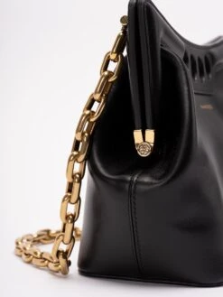 Alexander McQueen Borsa A Spalla In Pelle 'The Small Peak' 10 Alexander McQueen Borsa A Spalla In Pelle 'The Small Peak' -Negozio Di Abbigliamento Femminile 1a777508 e29e 4357 8af6 060712cb7cdb