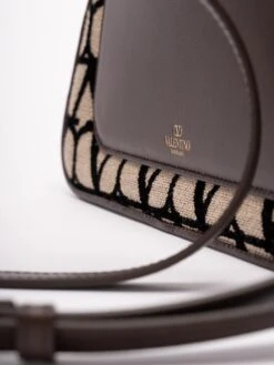 Valentino Garavani Borsa A Mano 'Locò' 10 Valentino Garavani Borsa A Mano 'Locò' -Negozio Di Abbigliamento Femminile 1b2491d4 3bd1 48b8 8b61 204e5101514f