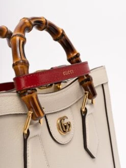 Borsa Tote Piccola 'Gucci Diana' 11 Borsa Tote Piccola 'Gucci Diana' -Negozio Di Abbigliamento Femminile 1cb25695 7dc4 4703 ab5c 7b63595aa30b