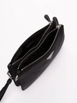 Prada Pouch 'Re-Nylon' 13 Prada Pouch 'Re-Nylon' -Negozio Di Abbigliamento Femminile 28d333be 0a98 4343 b8ae 111a9796f1af
