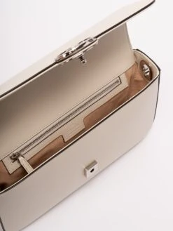 Gucci Borsa A Spalla 'Petite GG' -Negozio Di Abbigliamento Femminile 2e4ac0ce 3d55 4fad a62e 1032990ddb04