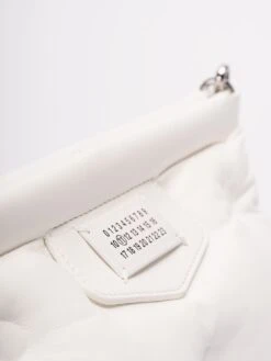 Maison Margiela 'Glam Slam Red Carpet' -Negozio Di Abbigliamento Femminile 30a09ca0 917d 437a 91f0 606fcacb07e1