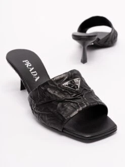 Prada Slide Pelle -Negozio Di Abbigliamento Femminile 33351d9f 2af4 473c 8448 e221a86599de