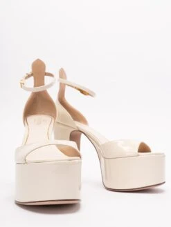 Sandali 'Valentino Garavani Tan-Go' 13 Sandali 'Valentino Garavani Tan-Go' -Negozio Di Abbigliamento Femminile 33bcde52 9943 4a5a 89cf c6f9a39383b1