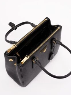 Medium `Prada Galleria` Saffiano Leather Handbag 13 Medium `Prada Galleria` Saffiano Leather Handbag -Negozio Di Abbigliamento Femminile 34bd6e2d d502 4d6f 9098 a7afbb9b62d5