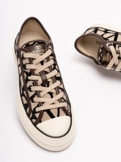 Valentino Garavani Sneaker 'Toile Iconografe Totaloop' -Negozio Di Abbigliamento Femminile 3ab44d34 6bd0 49f7 90de 85dd289d4d16