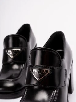 Prada Mocassini In Pelle Spazzolata -Negozio Di Abbigliamento Femminile 4a8d948d 059d 433b 824f 29f587348550