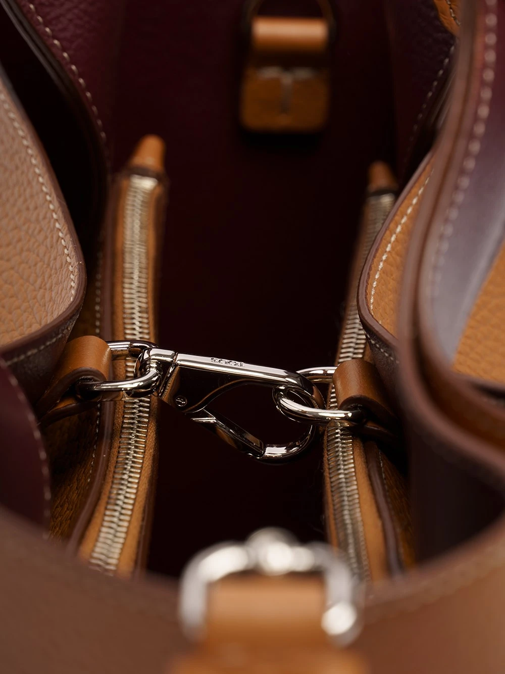 Tod's Borsa Mini In Pelle Con Manico Doppio Manico E Ciondolo 'T' 6 Tod's Borsa Mini In Pelle Con Manico Doppio Manico E Ciondolo 'T' - immagine 4