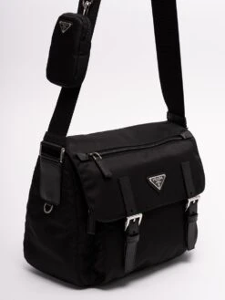 Prada Borsa A Spalla `Re-Nylon -Negozio Di Abbigliamento Femminile 5571bc85 b149 48c3 bb91 fee652bd0da8