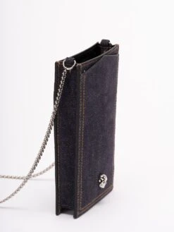 Alexander McQueen Custodia Per Iphone In Denim Con Catena -Negozio Di Abbigliamento Femminile 55d6901f 516d 4d42 9388 5c2d9346f756