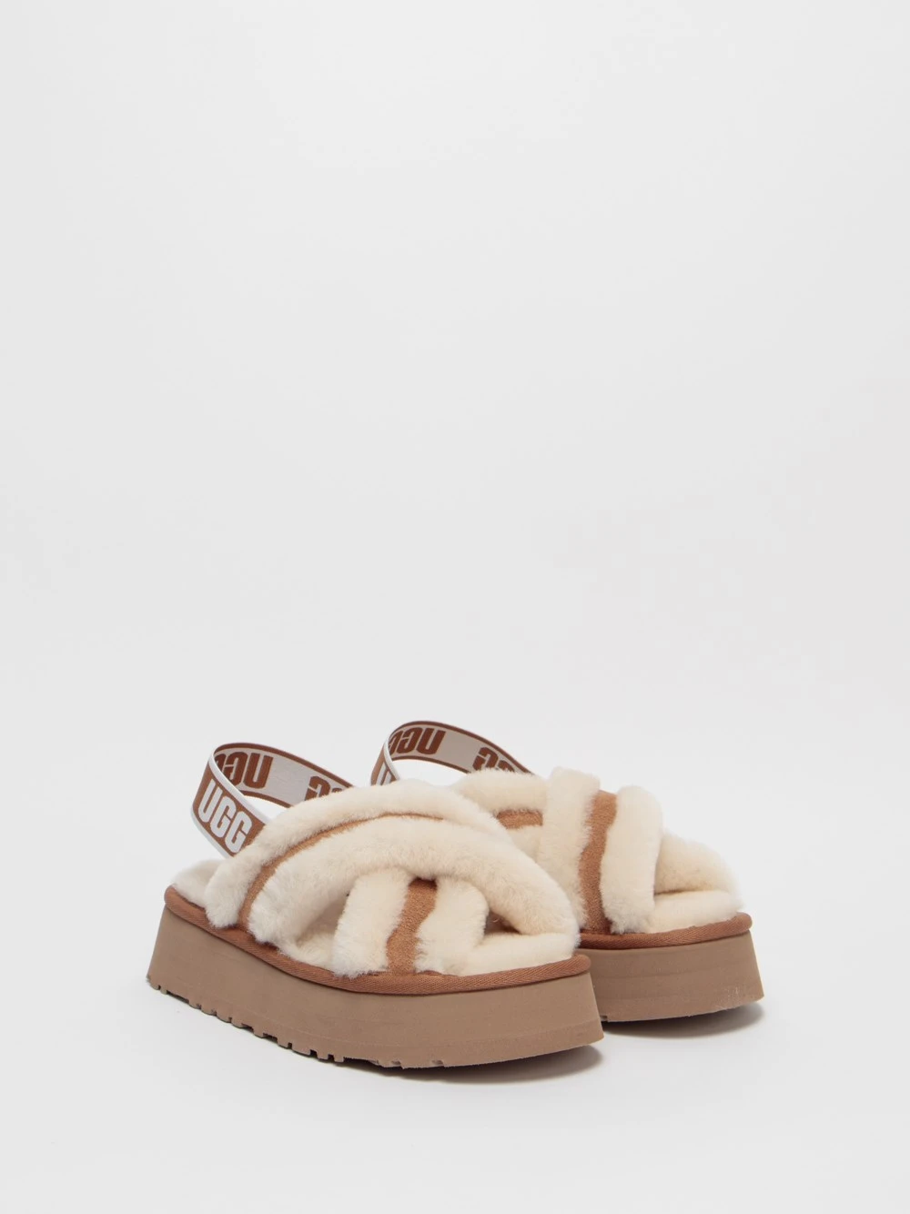 Ugg Slipper 'Disco Cross Slide' 4 Ugg Slipper 'Disco Cross Slide' - immagine 2