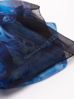 Alexander McQueen Foulard 'Skull Gala Iris Classic' -Negozio Di Abbigliamento Femminile 5f34dea7 674d 425f bee1 a841da4ff588