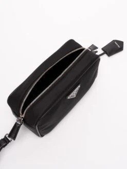 Prada Borsa A Spalla In Re-Nylon 11 Prada Borsa A Spalla In Re-Nylon -Negozio Di Abbigliamento Femminile 67160d8f 0509 4e37 afb9 76396c23b862