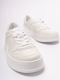 Gucci Sneaker In Rilievo 'GG' 11 Gucci Sneaker In Rilievo 'GG' -Negozio Di Abbigliamento Femminile 6b5df2ca 3793 41b1 b7cc 400e2cea0ff0