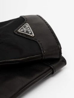 Prada Guanti In Pelle E Re-nylon 7 Prada Guanti In Pelle E Re-nylon -Negozio Di Abbigliamento Femminile 76b596f5 f412 4a89 b6d4 3bf0b59c54ec