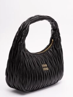 Miu Miu Borsa Hobo `Miu Wander' In Pelle Nappa Matelassé -Negozio Di Abbigliamento Femminile 791e1a8a 8b21 4fbe b98b 3f65f3fbad99