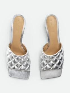 Bottega Veneta Mule Padded -Negozio Di Abbigliamento Femminile 83758c6b 2dbf 4519 8689 88c68e984d93