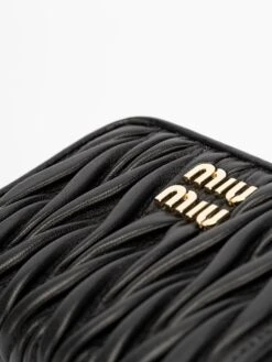 Miu Miu Portamonete In Pelle Nappa Matelassè 9 Miu Miu Portamonete In Pelle Nappa Matelassè -Negozio Di Abbigliamento Femminile 86d5091a 36fb 4481 b88e f825bbb0724f