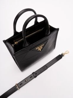 Borsa Con Impunture 'Prada Symbole' 11 Borsa Con Impunture 'Prada Symbole' -Negozio Di Abbigliamento Femminile 86de3664 8638 410d 880e c190991263a2