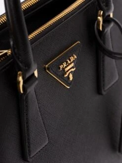 Borsa A Mano Piccola 'Prada Galleria' In Pelle Saffiano 10 Borsa A Mano Piccola 'Prada Galleria' In Pelle Saffiano -Negozio Di Abbigliamento Femminile 8c1b1c0f 3478 49bb bad1 f709494925e3