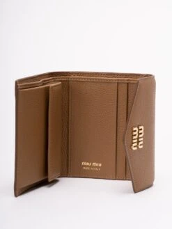 Miu Miu Leather Wallet -Negozio Di Abbigliamento Femminile 9a8ddb11 48f4 4fac a899 e7abfb5df366