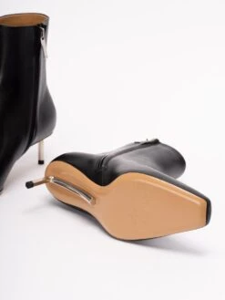 Off-White Stivaletto 'Silver Allen' 10 Off-White Stivaletto 'Silver Allen' -Negozio Di Abbigliamento Femminile 9d6b0b4c 937f 4633 a779 aa2d64fab1b3