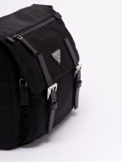 Prada Borsa A Spalla `Re-Nylon -Negozio Di Abbigliamento Femminile 9ea05127 8fff 47b8 bce3 ee2f74cc6902