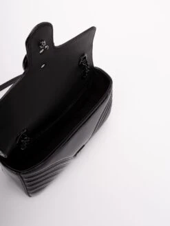 Gucci Borsa A Spalla "GG Marmont 2" 13 Gucci Borsa A Spalla "GG Marmont 2" -Negozio Di Abbigliamento Femminile a5ef2c03 f0ab 4b79 8a4c 4f56ee2c8571