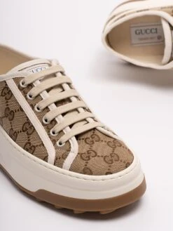 Gucci Sneaker In Tessuto 'GG' -Negozio Di Abbigliamento Femminile aa5b521a 347a 453d a0c0 e4b8b518778d