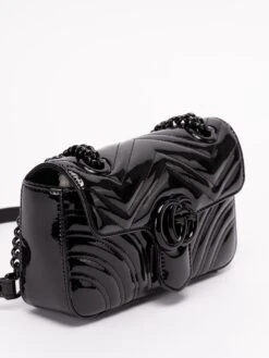 Gucci Mini Borsa "GG Marmont Matelassé" -Negozio Di Abbigliamento Femminile adf0dcbd 5b06 439a a066 d04fd4c7cca0