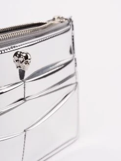 Alexander McQueen Portafoglio Con Zip Piatto 9 Alexander McQueen Portafoglio Con Zip Piatto -Negozio Di Abbigliamento Femminile ae3a9e39 6882 4e35 b762 27872ae46da9