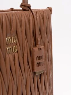 Miu Miu Tote In Nappa 10 Miu Miu Tote In Nappa -Negozio Di Abbigliamento Femminile b7015827 ea59 4f76 b822 e386ade1d185