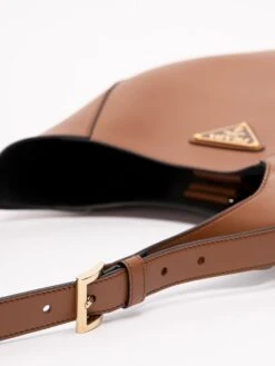 Prada Borsa A Spalla In Pelle Con Impunture -Negozio Di Abbigliamento Femminile b8f680be 9423 41a8 a105 edc1fc41b7ef