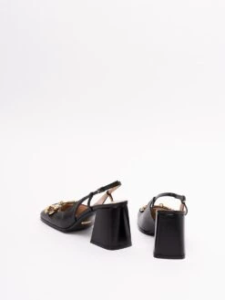 Gucci Sandali Slingback Con Tacco Medio E Morsetto 9 Gucci Sandali Slingback Con Tacco Medio E Morsetto -Negozio Di Abbigliamento Femminile c3ad46b0 93d2 49c7 87c3 89166d0b5a32