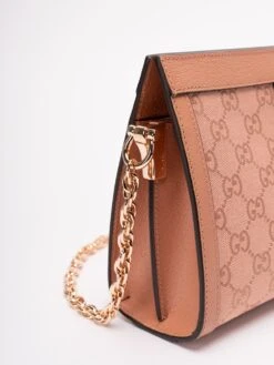 Gucci Borsa A Spalla Piccola "Ophidia GG" 9 Gucci Borsa A Spalla Piccola "Ophidia GG" -Negozio Di Abbigliamento Femminile c5775ffb 2670 4c95 8cf3 3d8e4deab858