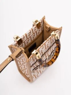 FENDI Borsa Mini 'Mini Sunshine Shopper' 11 FENDI Borsa Mini 'Mini Sunshine Shopper' -Negozio Di Abbigliamento Femminile cc3e652b 4ec7 4a83 b30a 3653cbe81c38