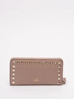 Valentino Garavani Portafoglio 'Rockstud' In Pelle Con Zip A Continental -Negozio Di Abbigliamento Femminile d4f073bd 95b4 466e b839 107802ad92c6