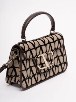 Valentino Garavani Borsa A Mano 'Locò' 9 Valentino Garavani Borsa A Mano 'Locò' -Negozio Di Abbigliamento Femminile d9ef62aa 17b5 4244 8a3b 27b4bc81ceac