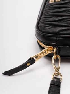 Miu Miu Pouch In Pelle 10 Miu Miu Pouch In Pelle -Negozio Di Abbigliamento Femminile e0a57f2b 3d24 493a 9184 339a917ce6cd