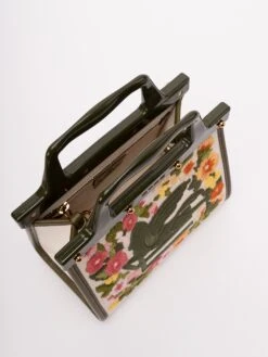 Etro Shopping Ricamo Logo Con Tracolla 13 Etro Shopping Ricamo Logo Con Tracolla -Negozio Di Abbigliamento Femminile e29fd369 1fc7 4b5d a707 8b59e2d95254