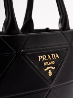 Borsa Con Impunture 'Prada Symbole' 10 Borsa Con Impunture 'Prada Symbole' -Negozio Di Abbigliamento Femminile e2b522cb ed6e 44ff 92d0 1da30aaff886