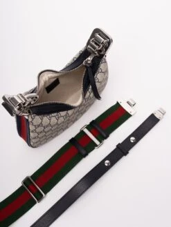 Borsa A Spalla Piccola "Gucci Attache" 11 Borsa A Spalla Piccola "Gucci Attache" -Negozio Di Abbigliamento Femminile ebc2fa2a 042d 423b 91ac ae74a64a42ca