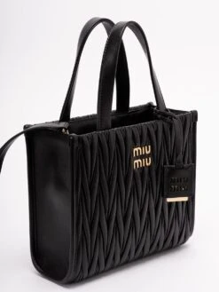 Miu Miu Tote Pelle Nappa -Negozio Di Abbigliamento Femminile f1ee14a3 03f6 4a36 9dce 07c60a4f3ee6