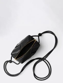 Bottega Veneta Mini `Cassette Camera Bag` -Negozio Di Abbigliamento Femminile f682bce0 1bc6 47a6 b347 8acf73f3a75e