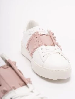 Valentino Garavani Sneaker In Pelle 'Rockstud Untitled' 11 Valentino Garavani Sneaker In Pelle 'Rockstud Untitled' -Negozio Di Abbigliamento Femminile f845a8a4 51f0 4e36 b6cf b55da074ff41