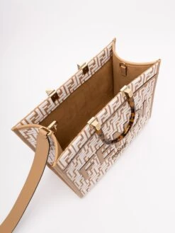 Borsa Shopper 'Fendi Sunshine' 13 Borsa Shopper 'Fendi Sunshine' -Negozio Di Abbigliamento Femminile faf8be45 558e 4212 9c33 ca5a1c59f18d